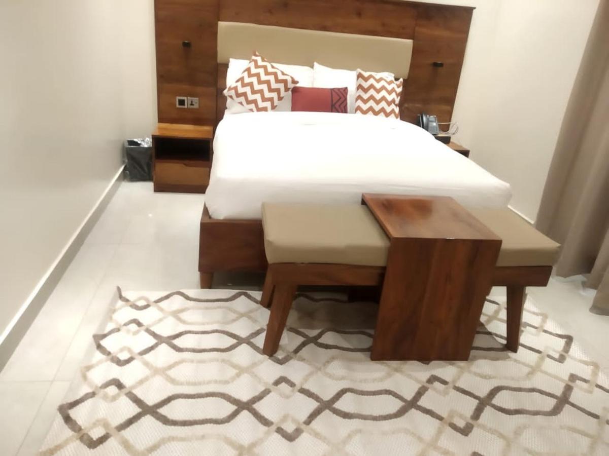 Millennium Terrace Hotel 캄팔라 외부 사진