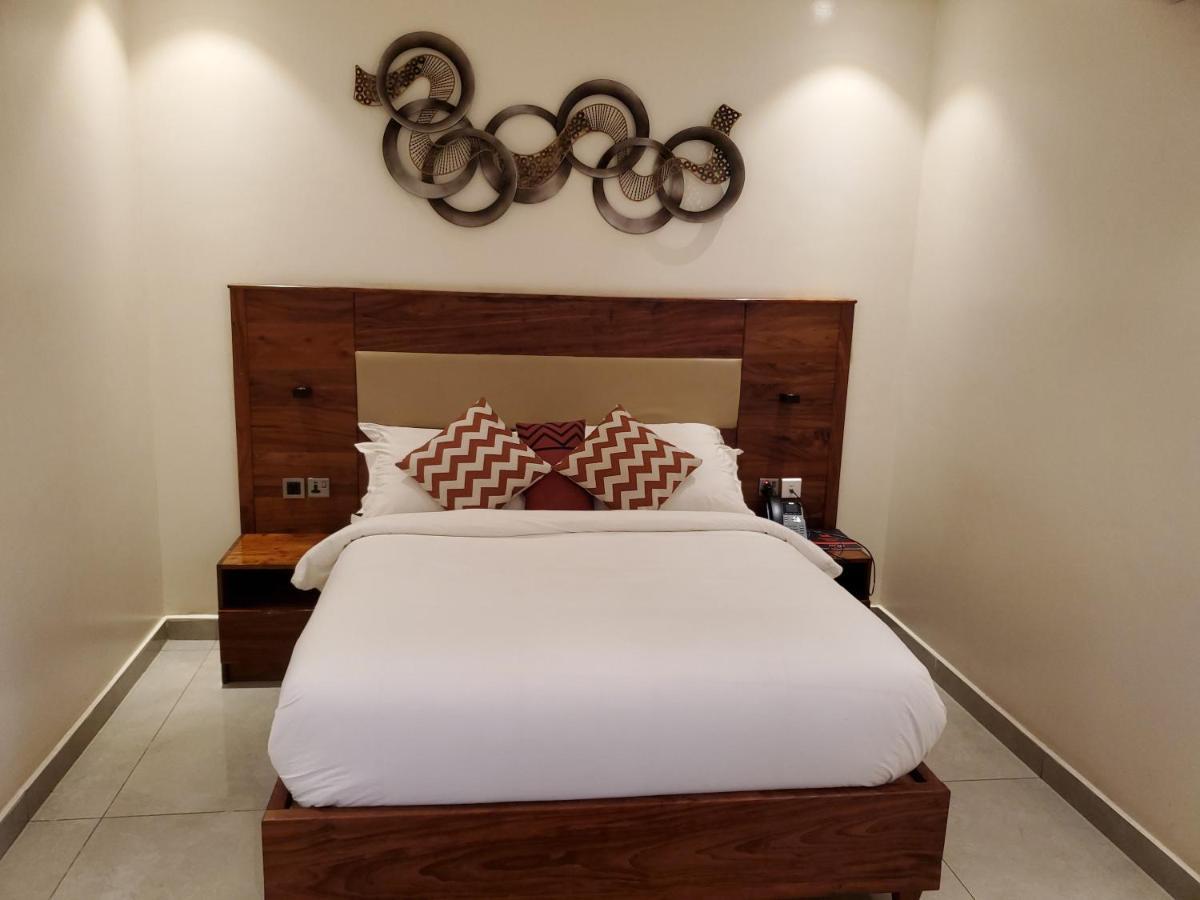 Millennium Terrace Hotel 캄팔라 외부 사진