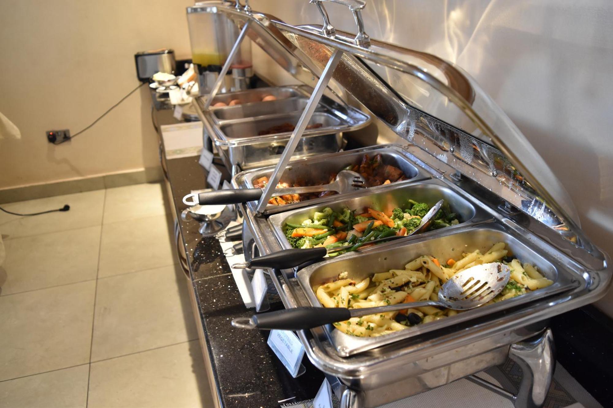 Millennium Terrace Hotel 캄팔라 외부 사진